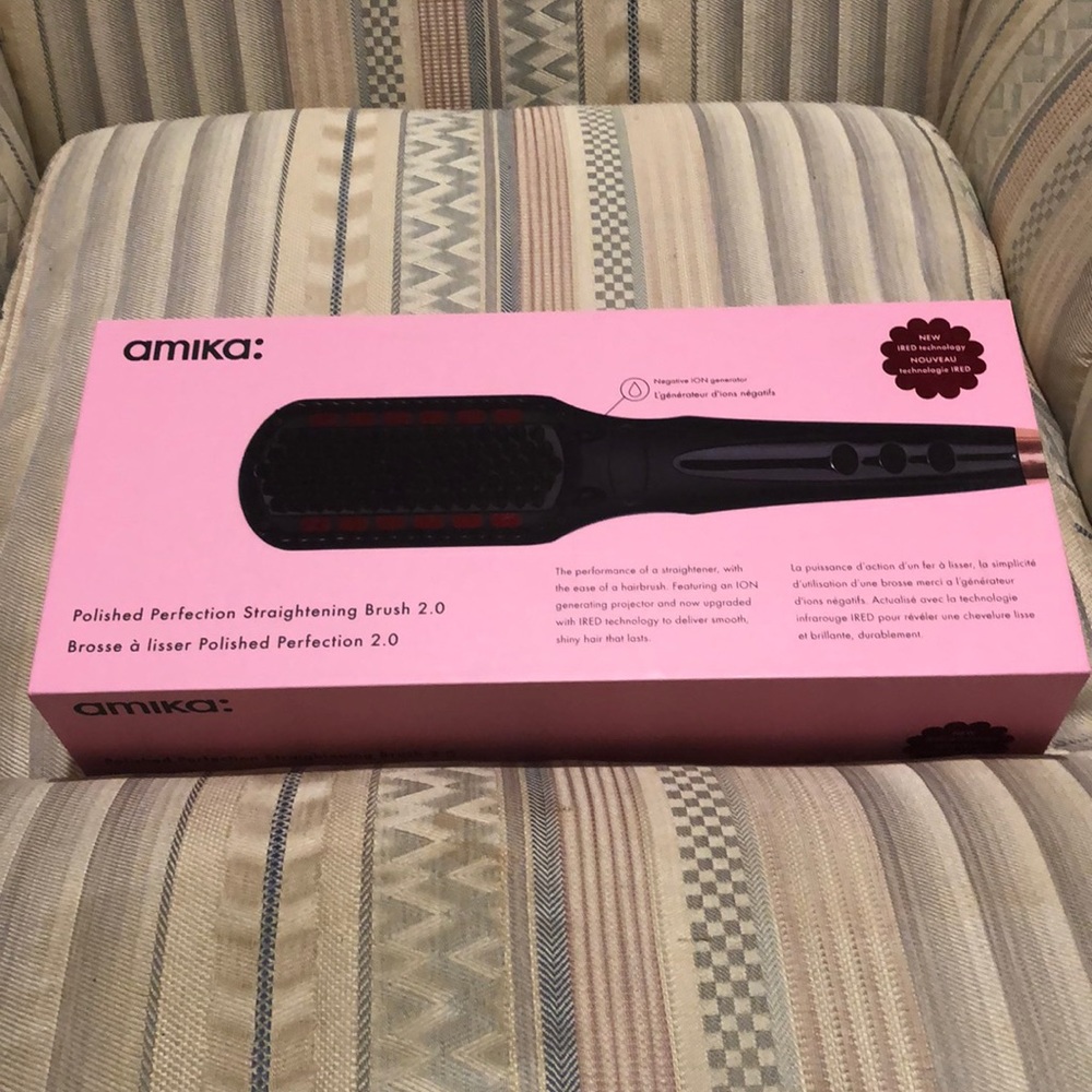 Amika Straightening Brush 2.0